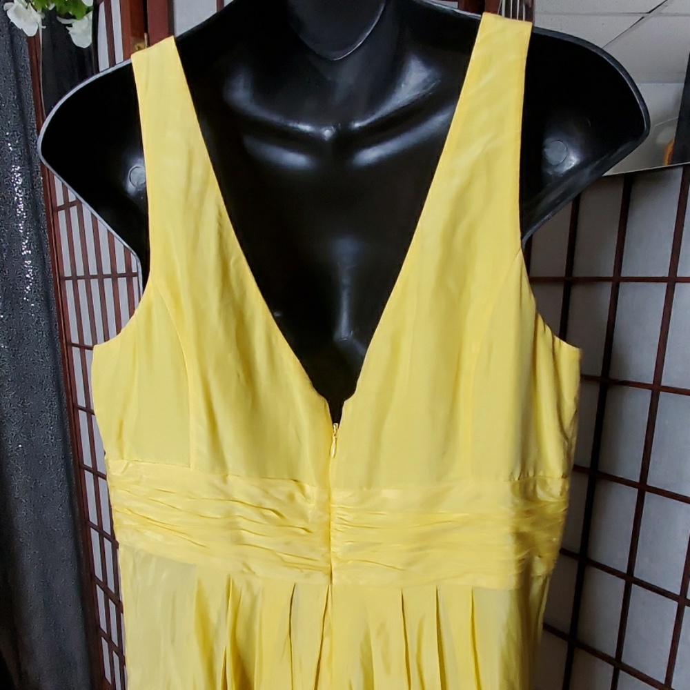 Dress - Picture 3 of 5